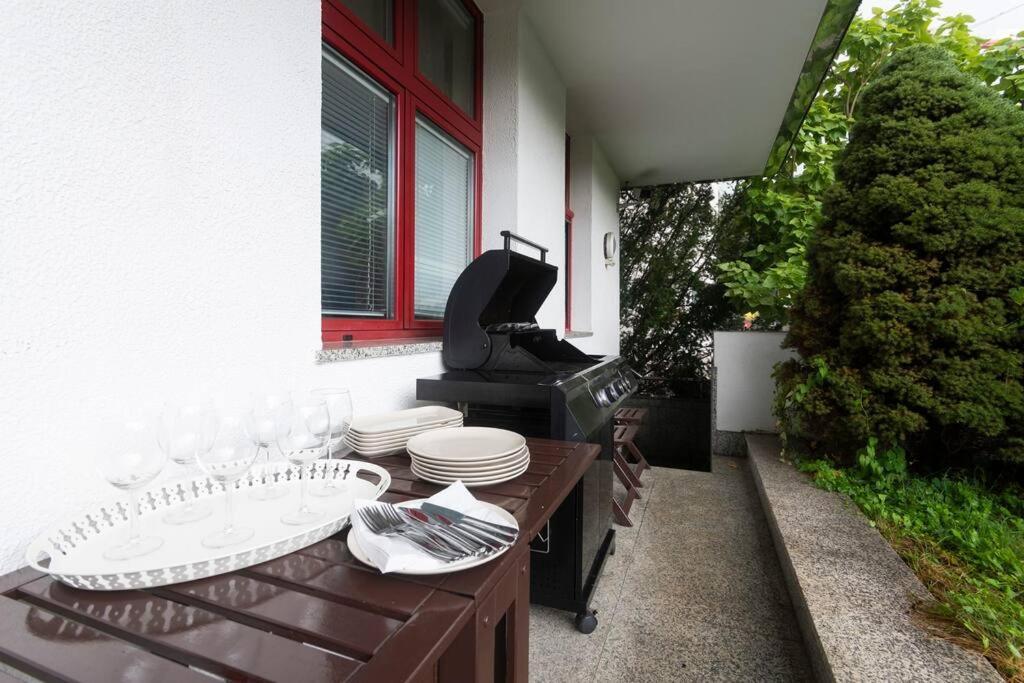 Unique Apartment With Private Pool, Cinema, Spa Praga Zewnętrze zdjęcie