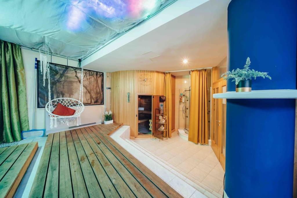 Unique Apartment With Private Pool, Cinema, Spa Praga Zewnętrze zdjęcie