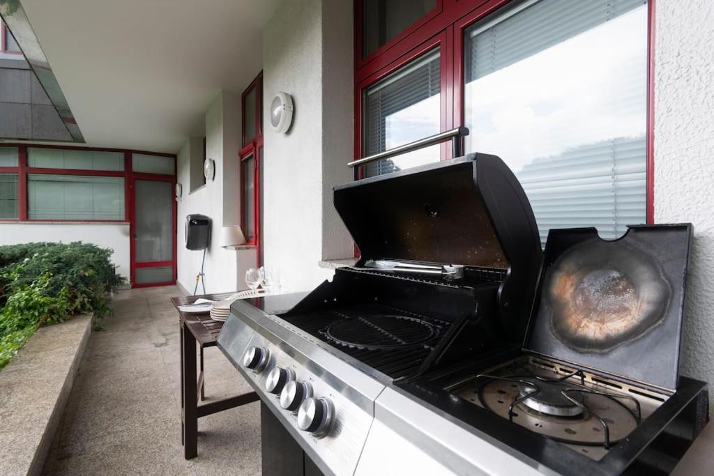 Unique Apartment With Private Pool, Cinema, Spa Praga Zewnętrze zdjęcie